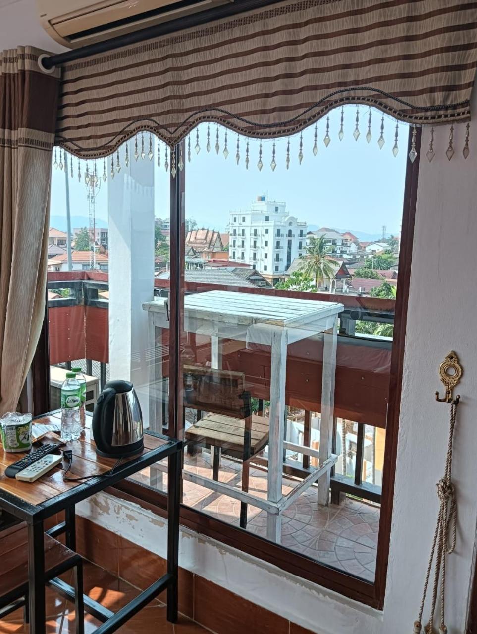 Bountang Riverside Hotel Vang Vieng Exterior foto