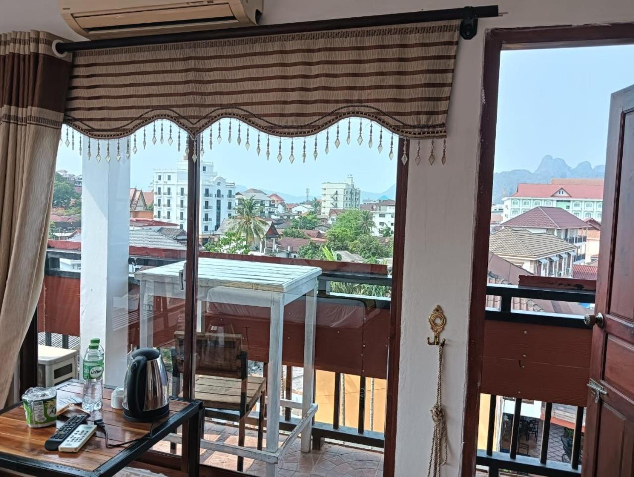 Bountang Riverside Hotel Vang Vieng Exterior foto